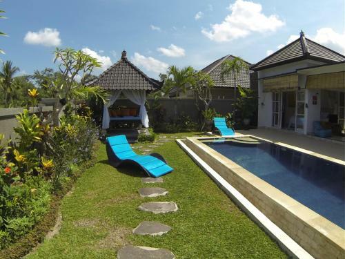 Ratna Villa