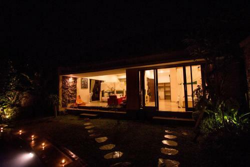 Ratna Villa