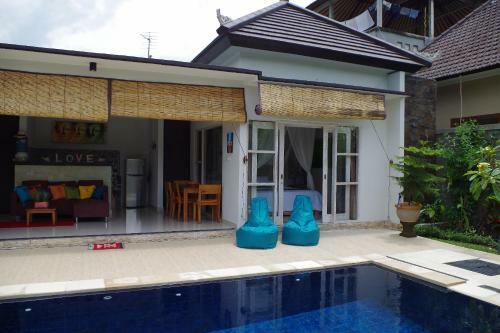 Ratna Villa
