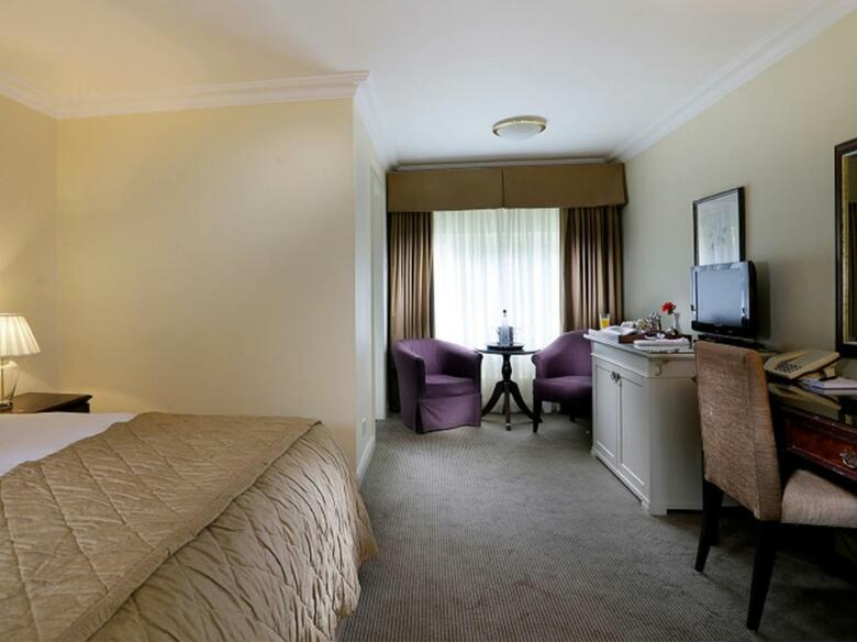 Hotel Macdonald Alveston Manor