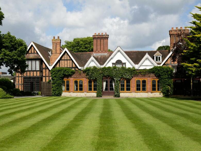 Hotel Macdonald Alveston Manor
