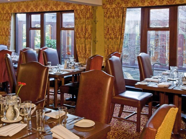 Hotel Macdonald Alveston Manor