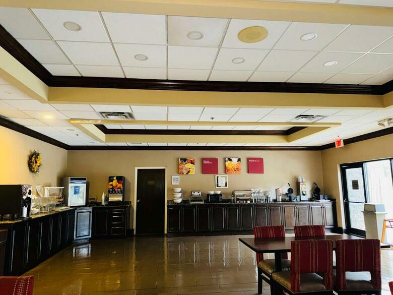 Hotel Comfort Suites