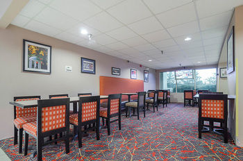 Hotel Quality Inn & Suites