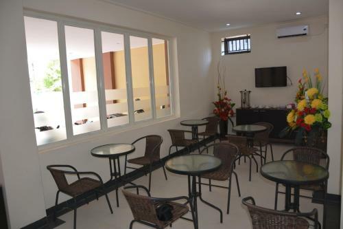 Hostal Lariss Guest House
