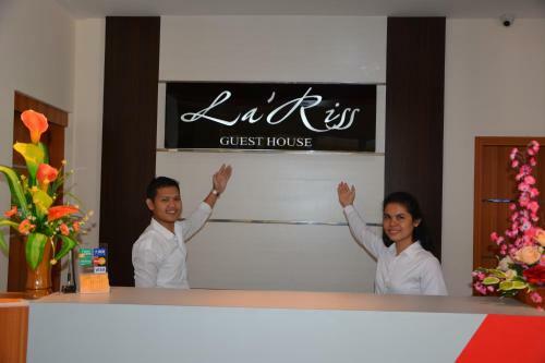 Hostal Lariss Guest House