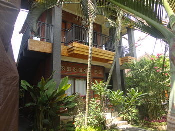 Hostal Frangipani Bungalow