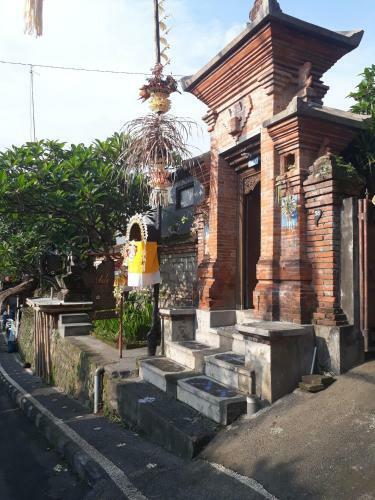Hostal Adi House Homestay