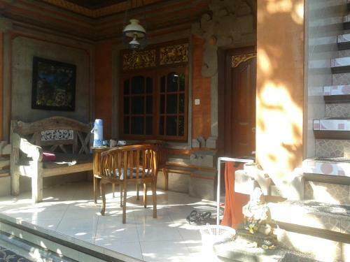 Hostal Raka House Accommodation