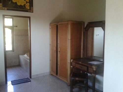 Hostal Raka House Accommodation