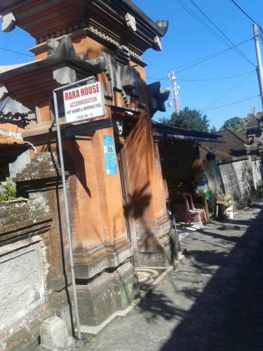 Hostal Raka House Accommodation