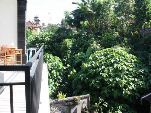 Hostal Raka House Accommodation