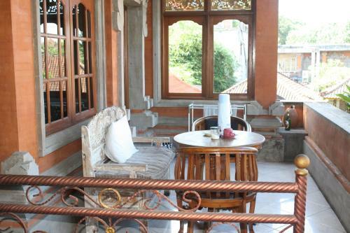 Hostal Raka House Accommodation