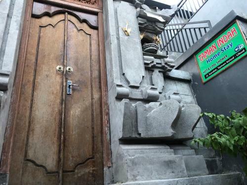 Taman Indah Homestay