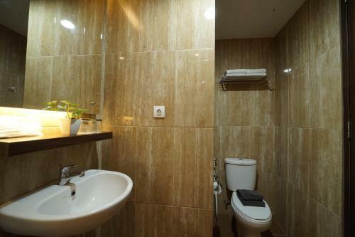 Hotel @hom Platinum Gowongan