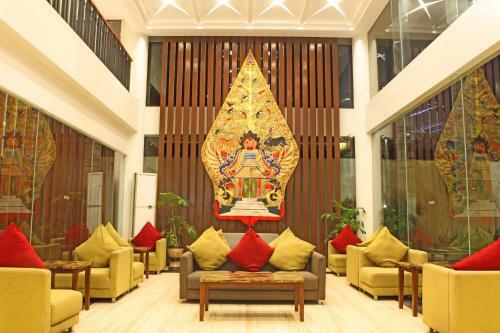 Hotel @hom Platinum Gowongan