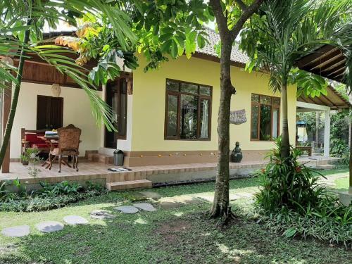 Ubud Rice Field Villa