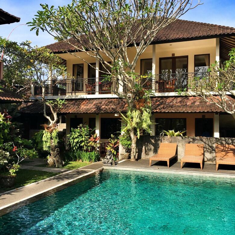 Hostal Merthayasa Bungalows