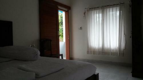Hostal The West Side