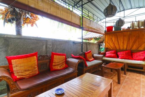 Hostal Puji Bungalow