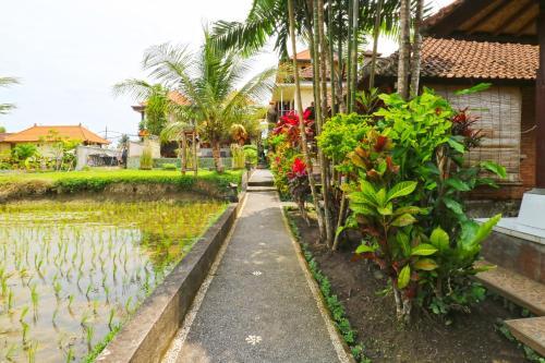 Hostal Puji Bungalow