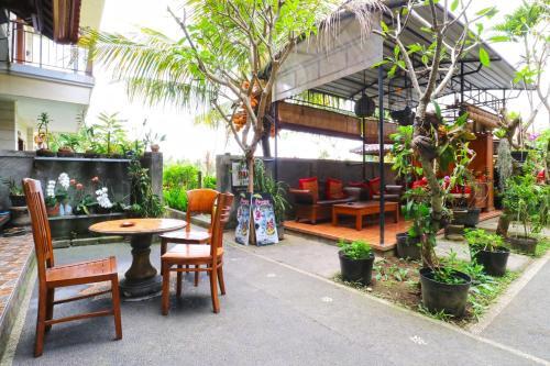 Hostal Puji Bungalow