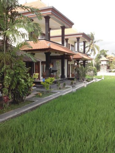 Hostal Puji Bungalow