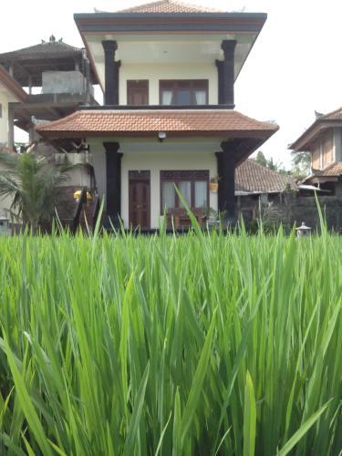 Hostal Puji Bungalow