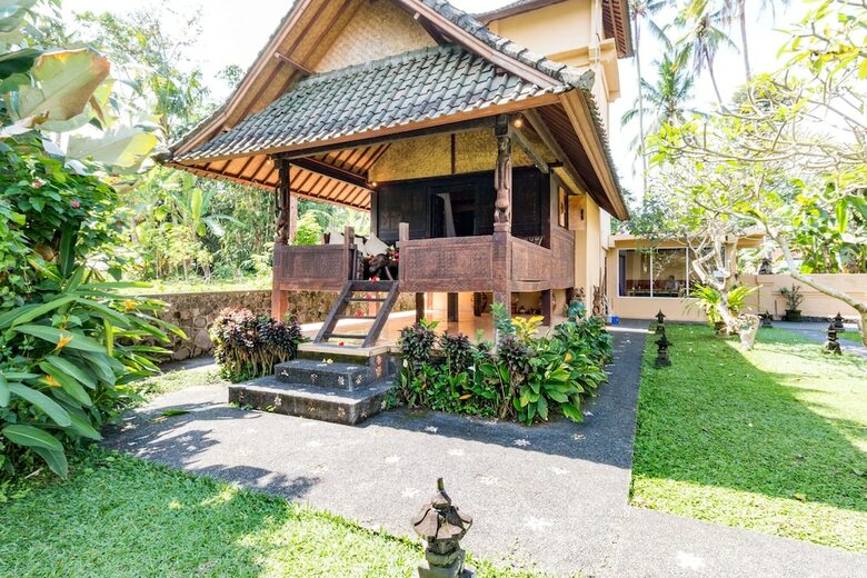 Hotel Tanah Merah Resort & Gallery