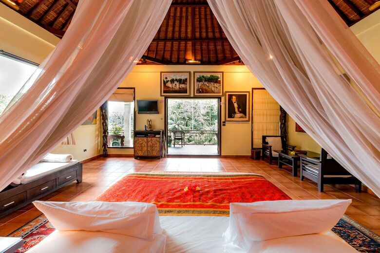 Hotel Tanah Merah Resort & Gallery