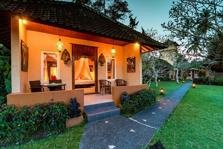 Hotel Tanah Merah Resort & Gallery