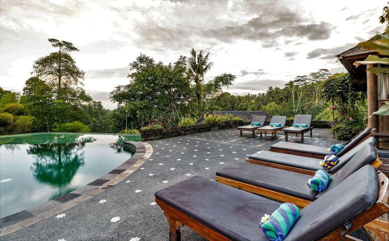Hotel Tanah Merah Resort & Gallery