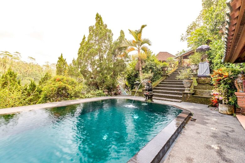 Hotel Tanah Merah Resort & Gallery
