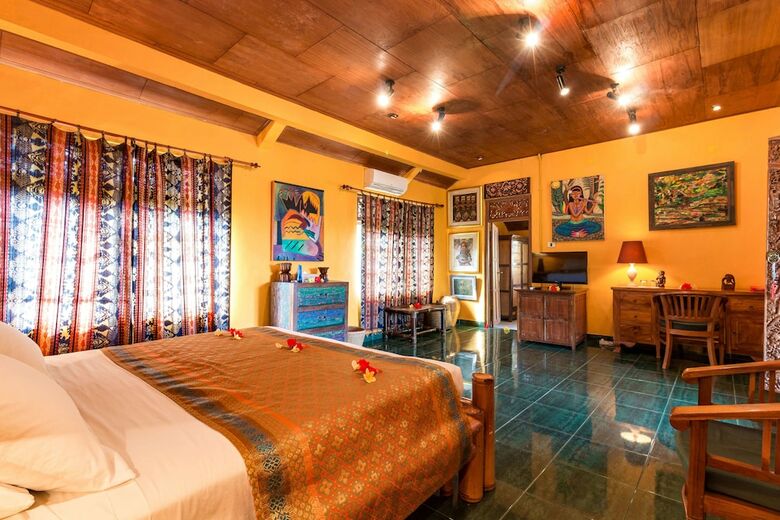 Hotel Tanah Merah Resort & Gallery