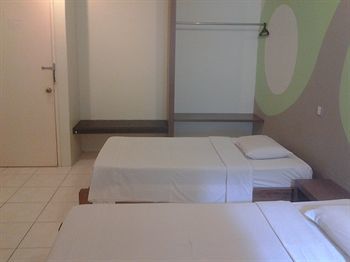Hotel Furama Lodging House