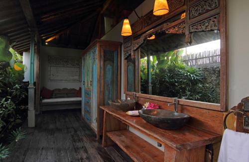 Villa Uma Priyayi