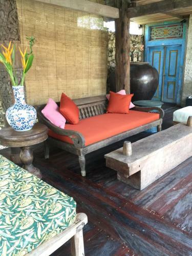 Villa Uma Priyayi