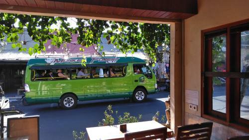 Hostal Brata Inn