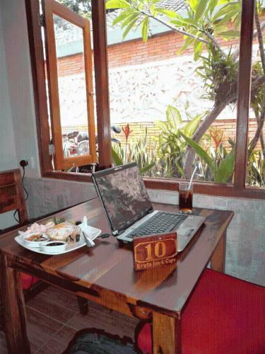 Hostal Brata Inn