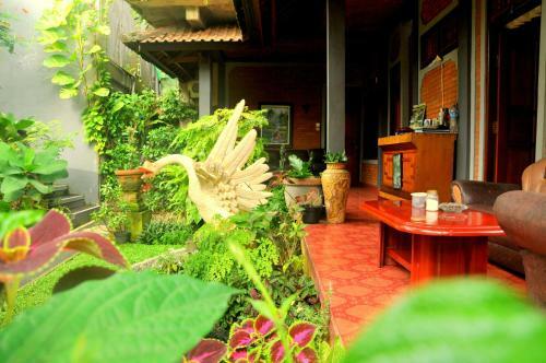 Hostal Candra Asri Bungalows