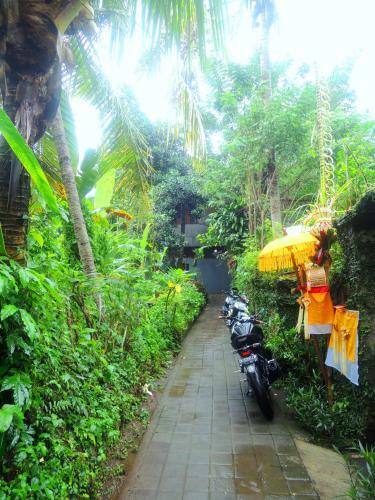 Villa Jayastuti House