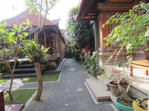 Hostal Danasari Homestay