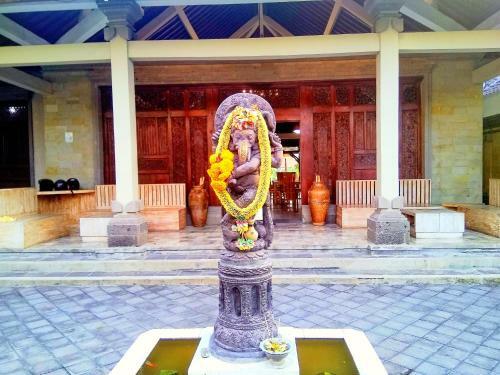 Hotel Nipuri Resort And Restaurant