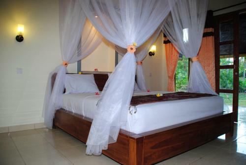 Bed & Breakfast Tiara Homestay Pemuteran Bali