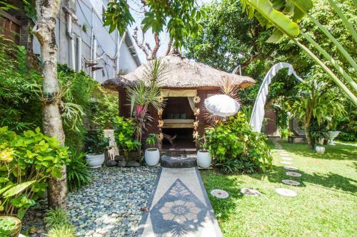 Bed & Breakfast Seminyak Oasis