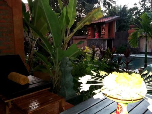 Hostal The Sari Bungalows