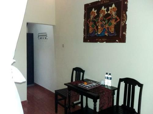 Hostal The Sari Bungalows