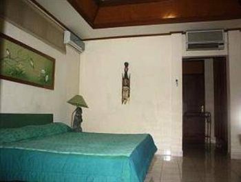 Hostal Pradha Guest House And Restaurant
