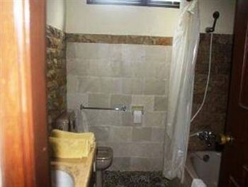 Hostal Pradha Guest House And Restaurant