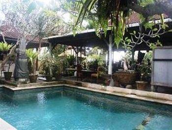 Hostal Pradha Guest House And Restaurant